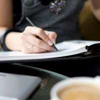 Direito Administrativo Assessoria jurídica em processos administrativos e judiciais que envolvam o
Poder Público na esfera Municipal, Estadual e Federal.
Atuando com experiência licitações pública, realizando contratos, consultas e
pareceres.