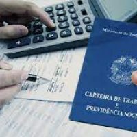 Direito do Trabalho Temos forte atuação nos litígios que envolvem a
relação de trabalho, desde assessoria jurídica preventiva até a atuação em
processos judiciais desde a fase contenciosa até a execução.